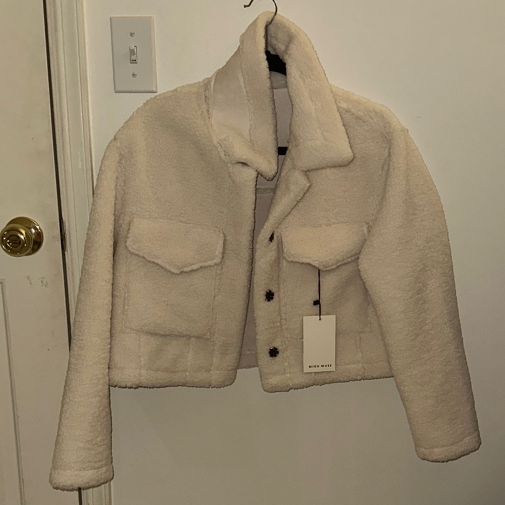 Reversible Cream Jacket with Plush Texture and Relaxed Fit